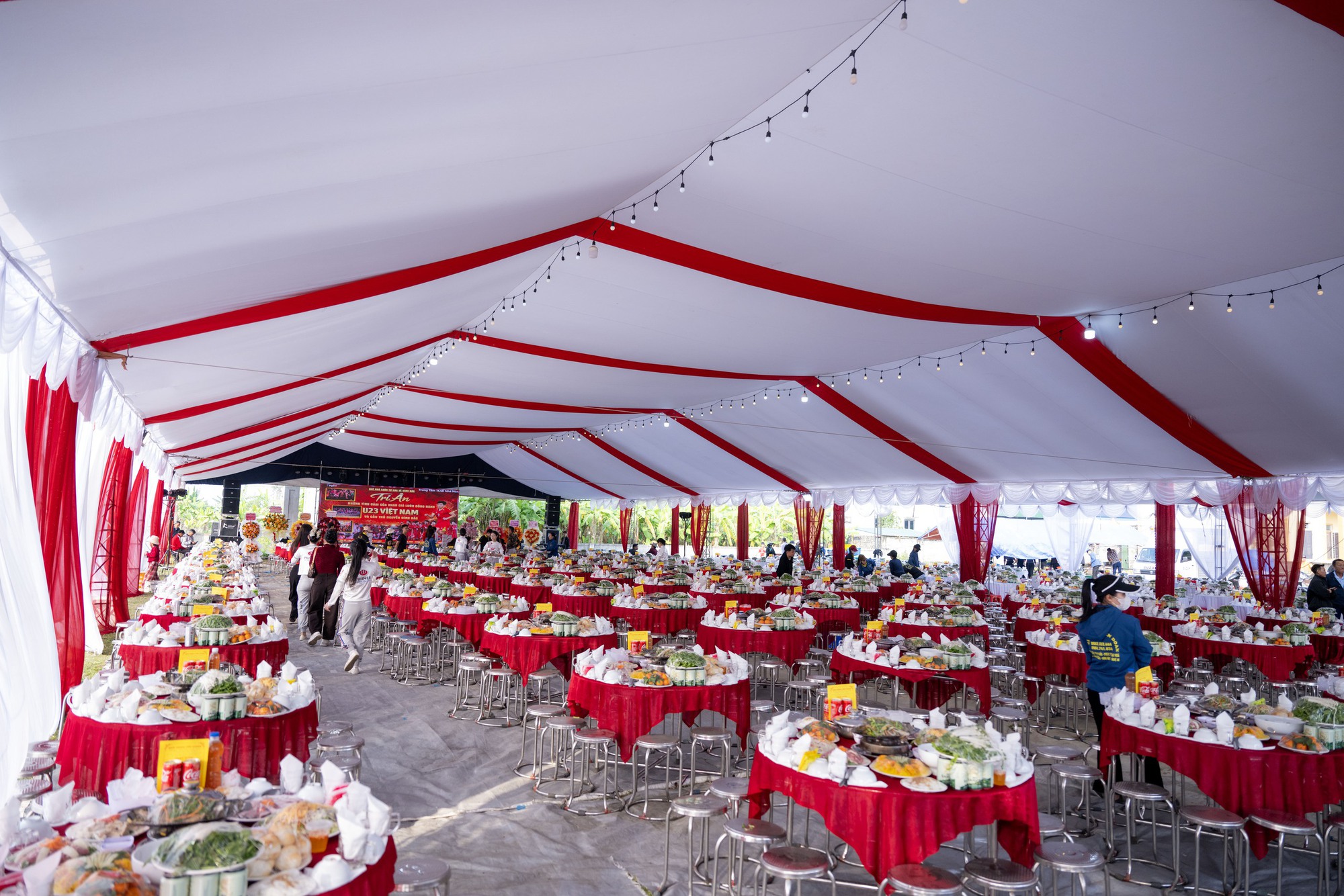 180 mâm cỗ nhà Đình Bắc hôm nay