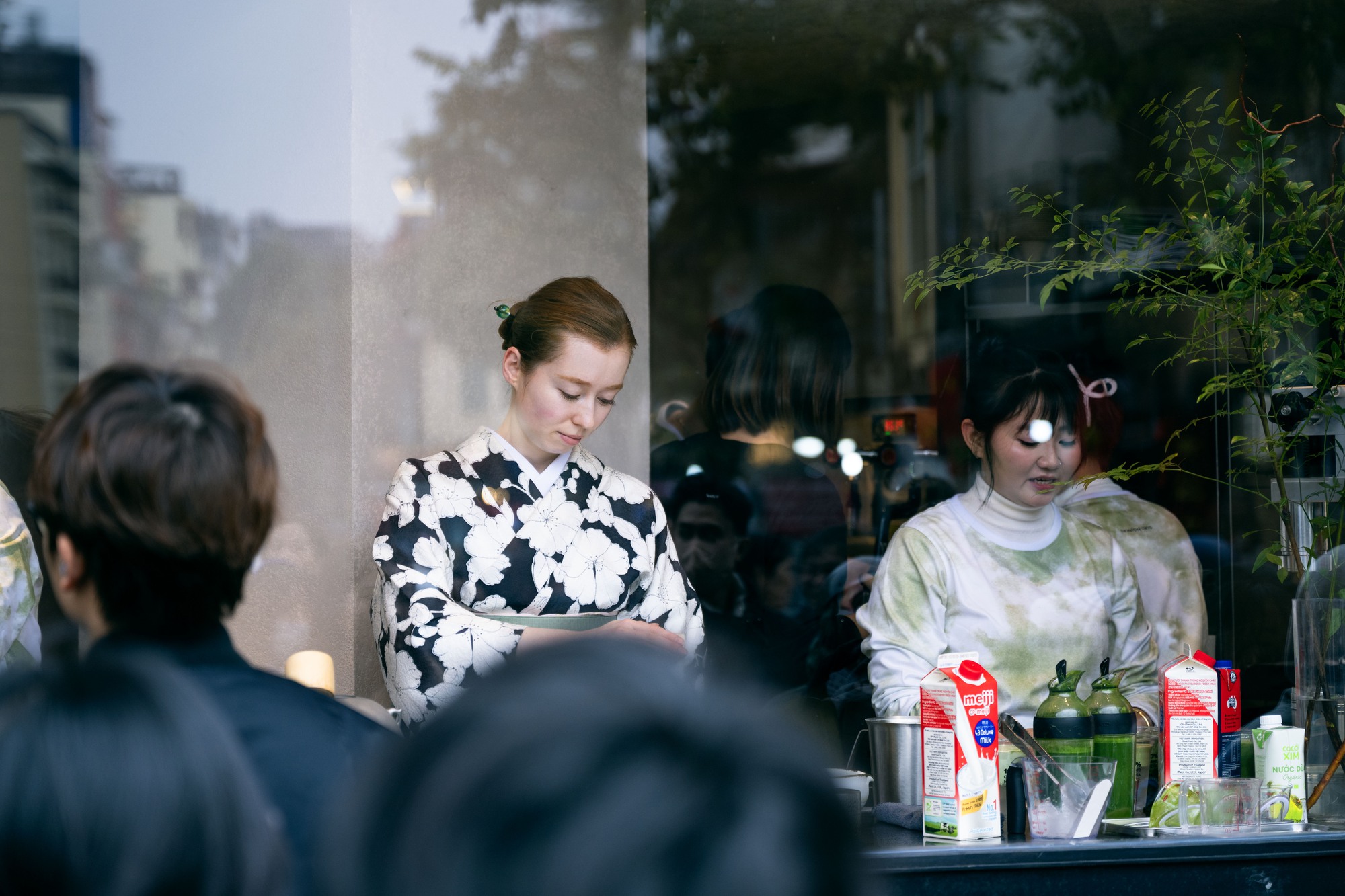 Hà Nội: Dân tình chầu chực xếp hàng mua ly matcha đắt nhất Nhật Bản bất chấp trời rét Hà Nội: Dân tình chầu chực xếp hàng mua ly matcha đắt nhất Nhật Bản bất chấp trời rét