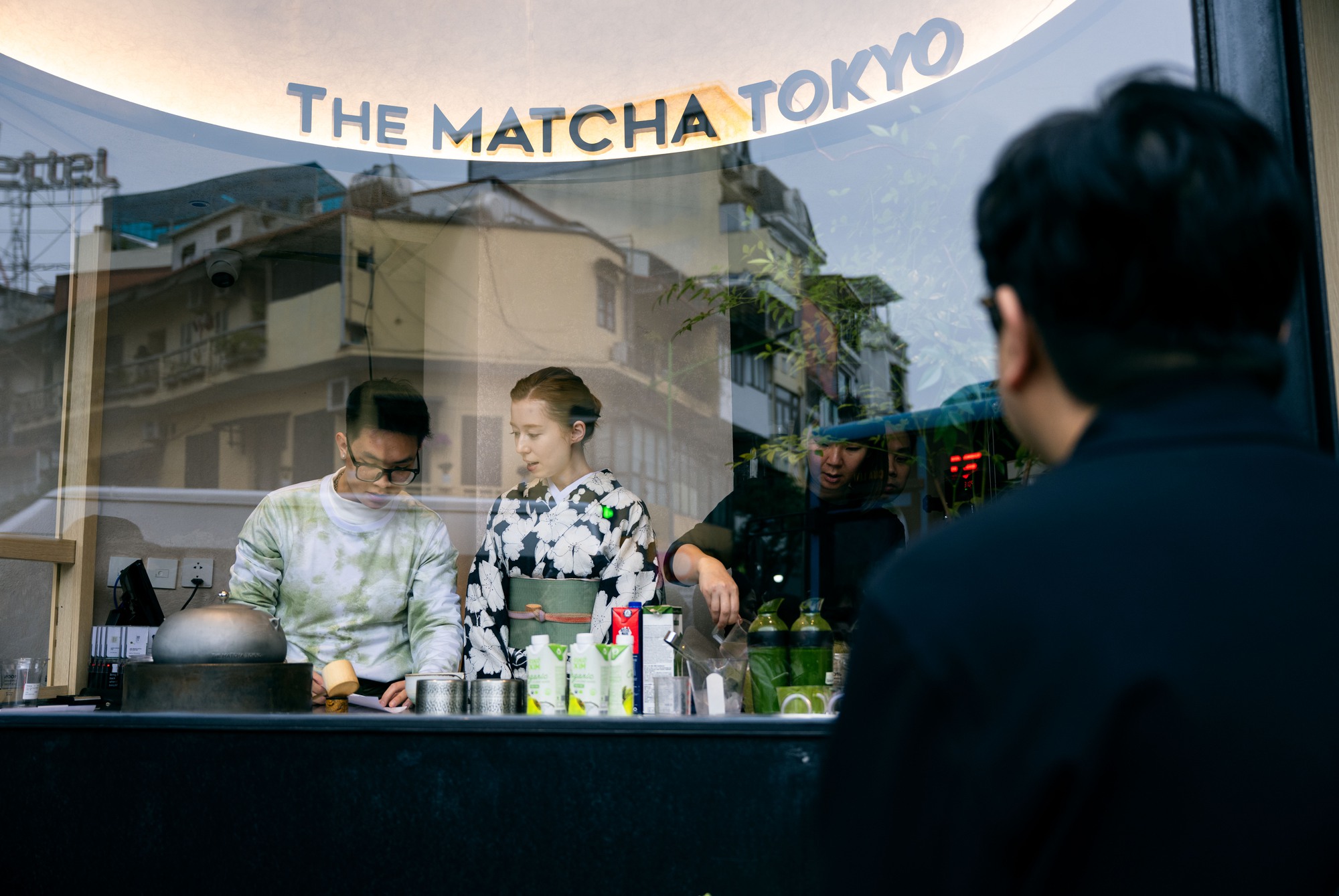 Hà Nội: Dân tình chầu chực xếp hàng mua ly matcha đắt nhất Nhật Bản bất chấp trời rét Hà Nội: Dân tình chầu chực xếp hàng mua ly matcha đắt nhất Nhật Bản bất chấp trời rét