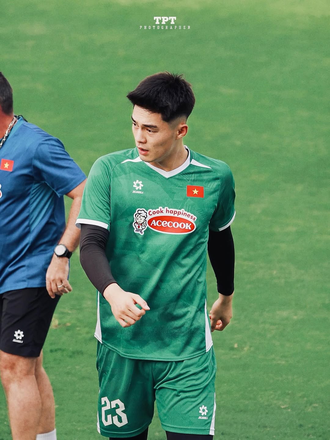 Đọ visual 2 thủ môn hotboy U23 Việt Nam Cao Văn Bình - Trần Trung Kiên: Bùi Tiến Dũng cũng phải khen nức nở