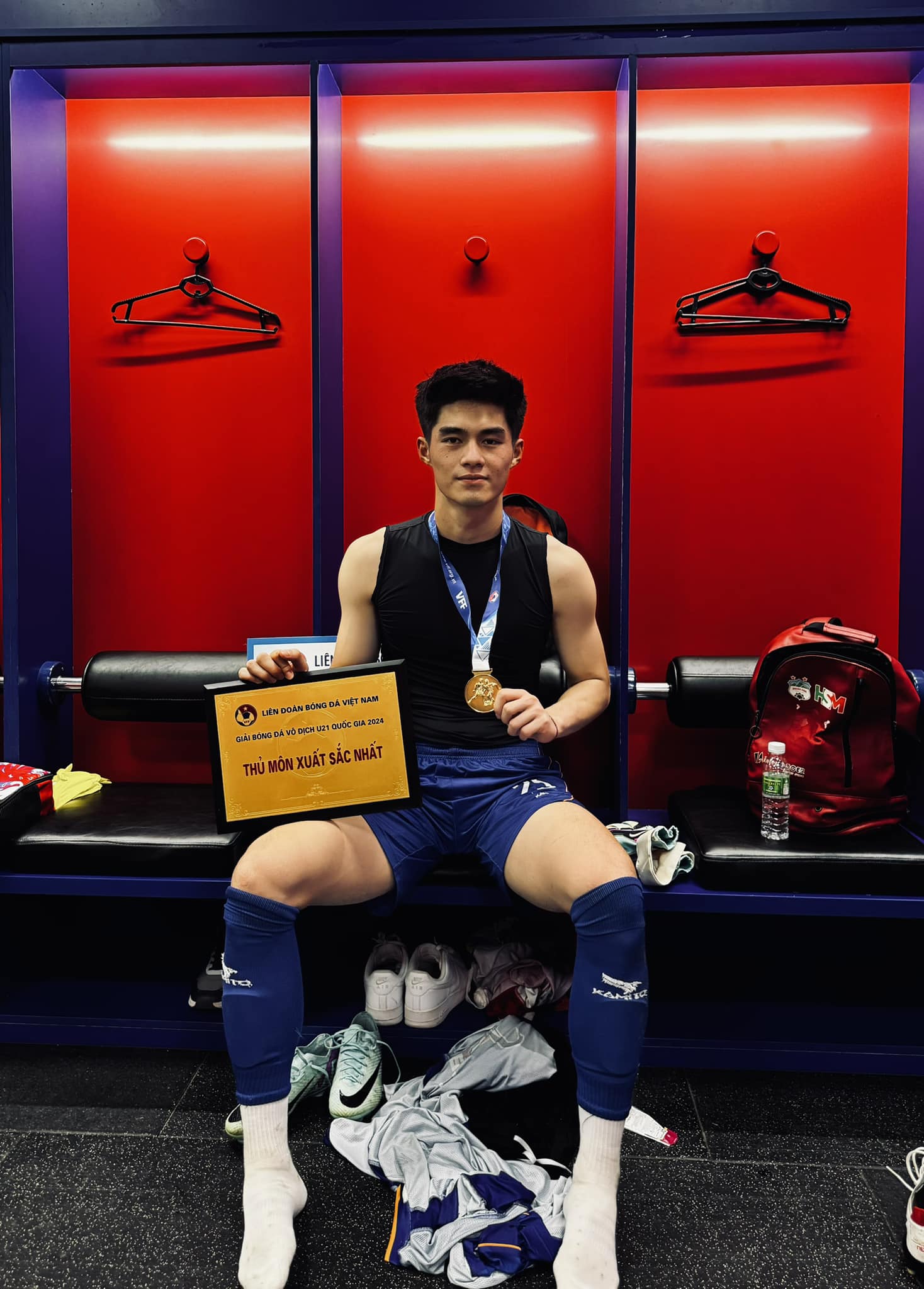 Đọ visual 2 thủ môn hotboy U23 Việt Nam Cao Văn Bình - Trần Trung Kiên: Bùi Tiến Dũng cũng phải khen nức nở