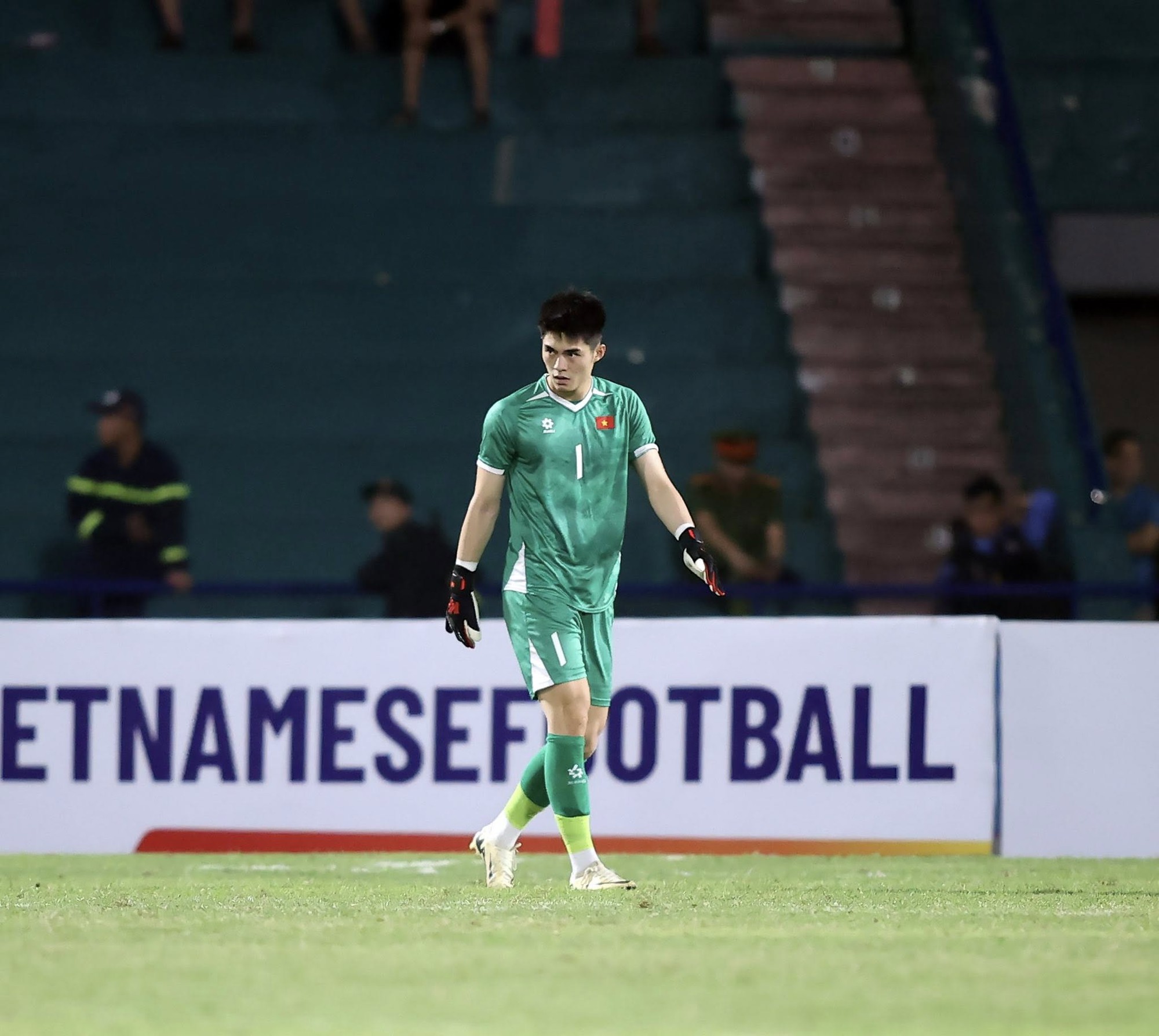 Đọ visual 2 thủ môn hotboy U23 Việt Nam Cao Văn Bình - Trần Trung Kiên: Bùi Tiến Dũng cũng phải khen nức nở