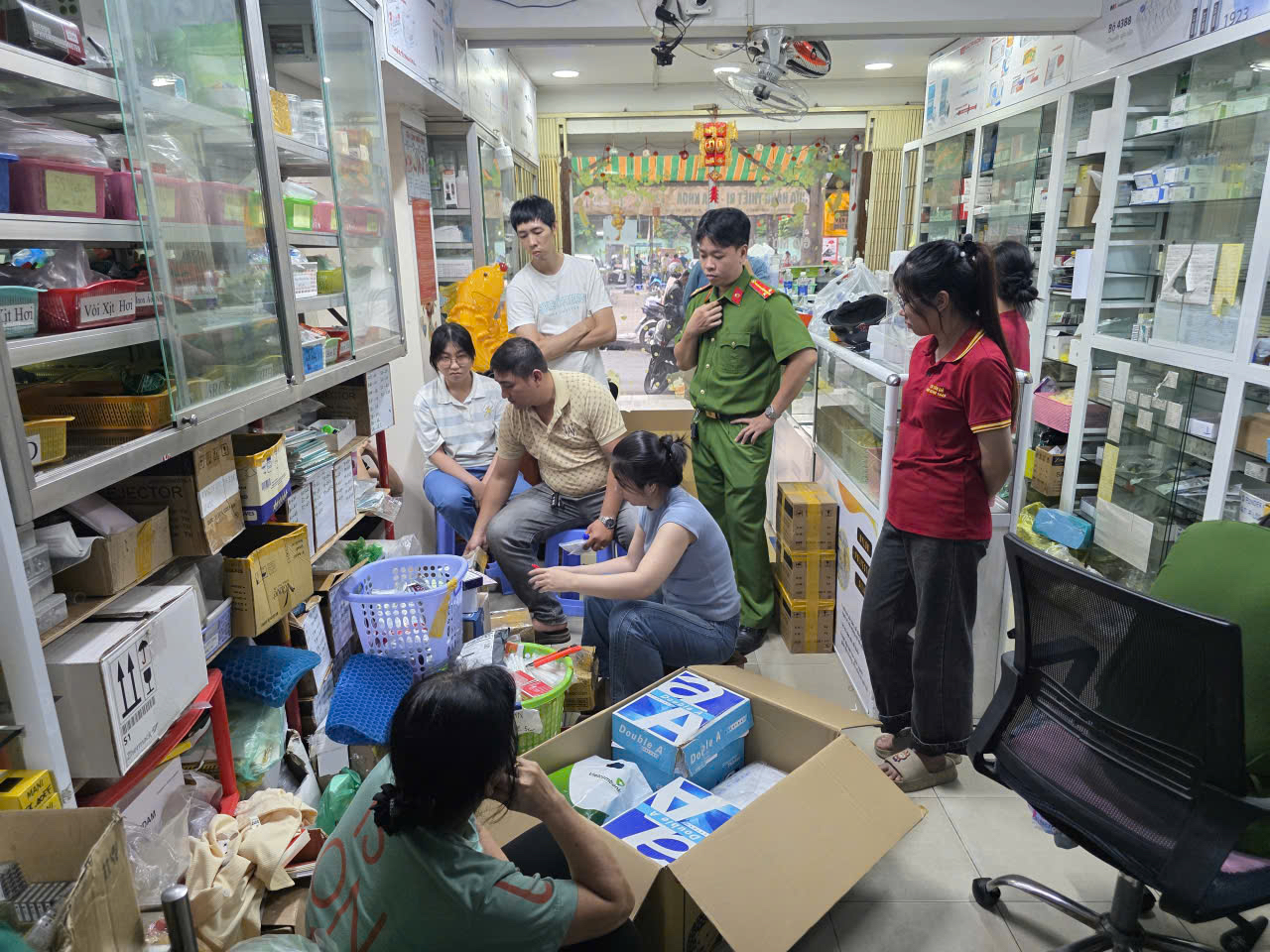 Rùng mình đường dây "hô biến" thạch tín gây ung thư thành thuốc diệt tủy răng ở TP.HCM, đã bán hơn 3.000 sản phẩm cho loạt cơ sở nha khoa