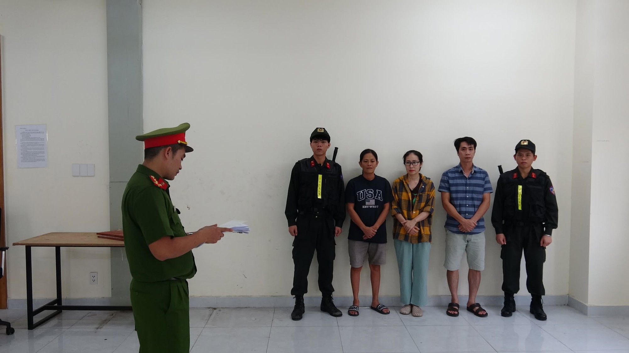 Rùng mình đường dây "hô biến" thạch tín gây ung thư thành thuốc diệt tủy răng ở TP.HCM, đã bán hơn 3.000 sản phẩm cho loạt cơ sở nha khoa