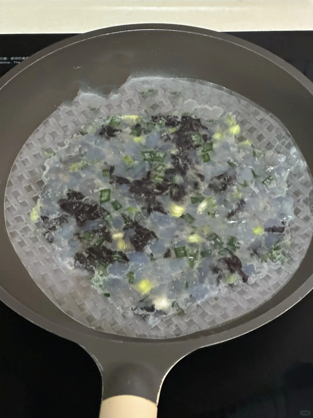 Đừng chỉ dùng cuốn nem, mang bánh tráng Việt làm theo cách này đảm bảo cả nhà tranh nhau gắp vì quá ngon Đừng chỉ dùng cuốn nem, mang bánh tráng Việt làm theo cách này đảm bảo cả nhà tranh nhau gắp vì quá ngon