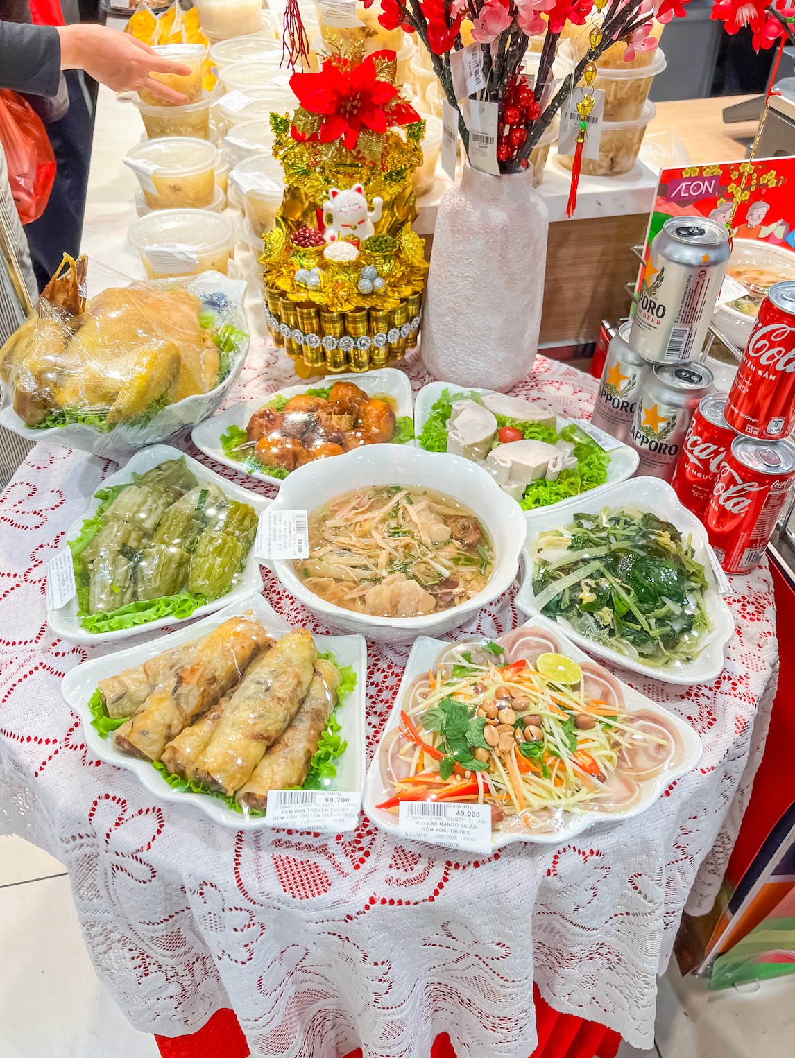 Sáng nhất Aeon Mall lúc này: Mâm cỗ Tết 500k hot điên đảo, cả cõi mạng khen “phát minh thế kỷ” Sáng nhất Aeon Mall lúc này: Mâm cỗ Tết 500k hot điên đảo, cả cõi mạng khen “phát minh thế kỷ”