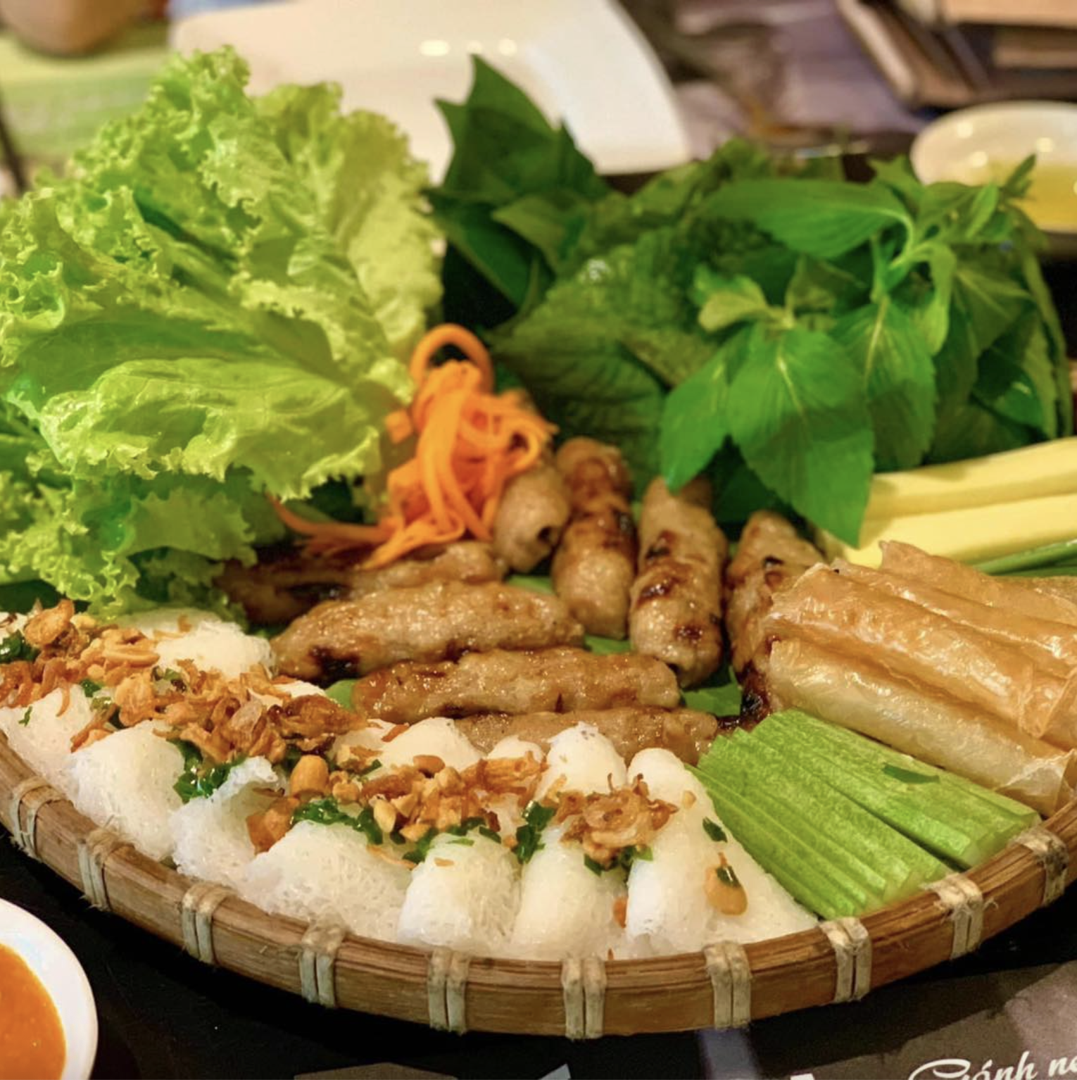 Món Việt lên đài Hàn Quốc, khách mời nổi tiếng ăn không ngừng, còn phải gọi thêm lần 2