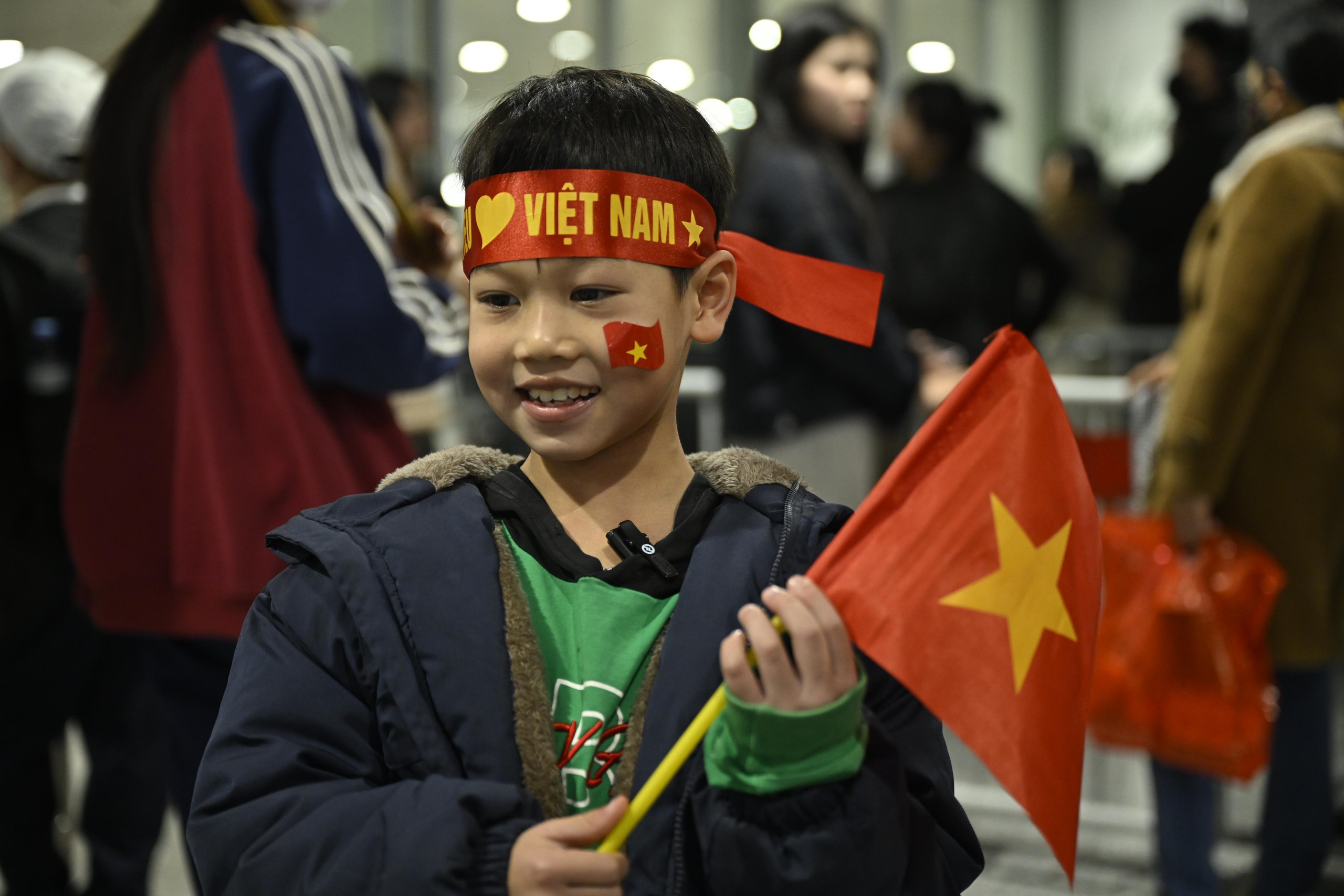 U23 Việt Nam mang HCĐ châu Á về nước: "Biển người" chào đón những "người hùng" thi đấu kiên cường