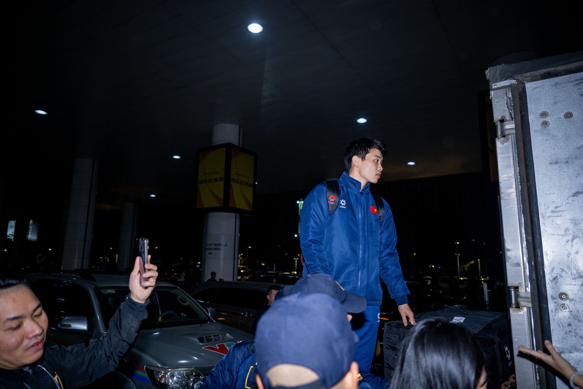 Mang 100 chiếc cam trạm tỷ đến đây để visual này cân tất: Đình Bắc vội chạy ra xe về quê thôi cũng giật spotlight