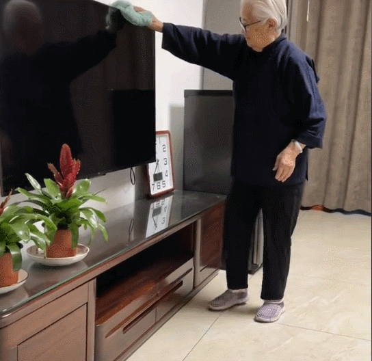 Tan chảy trước cụ bà 95 tuổi: Sống 1 mình bình yên, không làm gánh nặng cho con cháu Tan chảy trước cụ bà 95 tuổi: Sống 1 mình bình yên, không làm gánh nặng cho con cháu