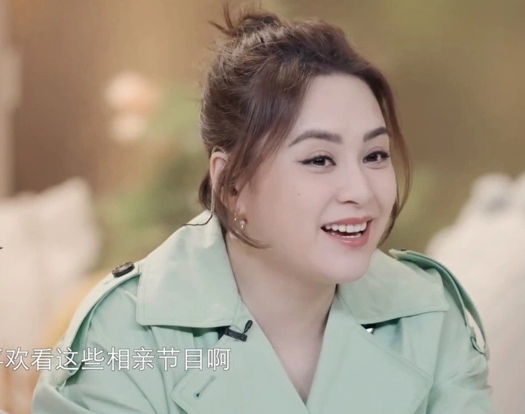 Đây thực sự là Chung Hân Đồng hậu phát tướng gây sốc, đột ngột tăng đến 75 kg