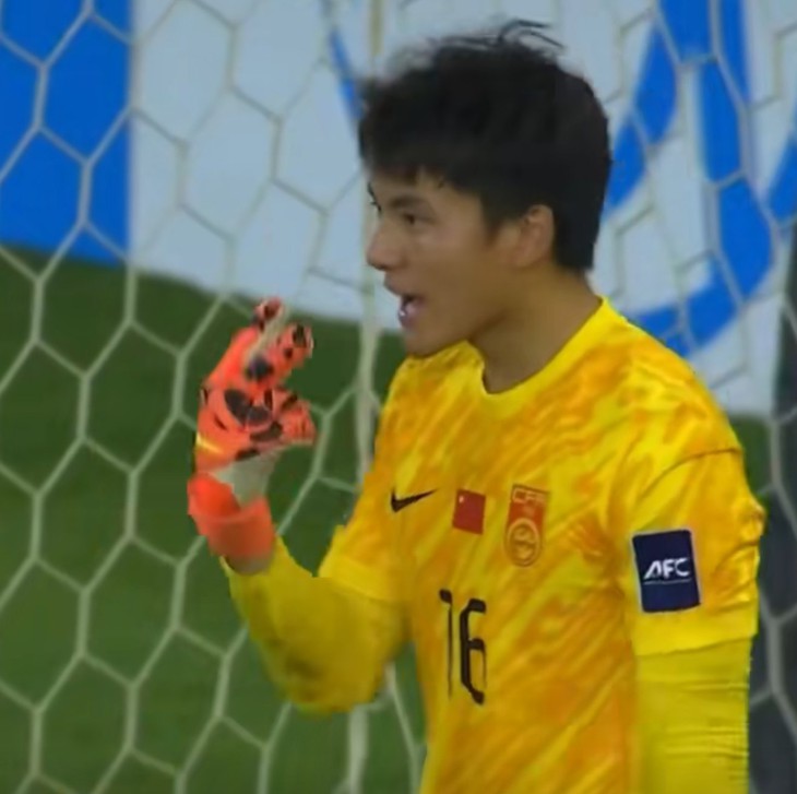 Li Hao - siêu thủ môn Trung Quốc khóc, lên tiếng xin lỗi lúc 4h sáng
