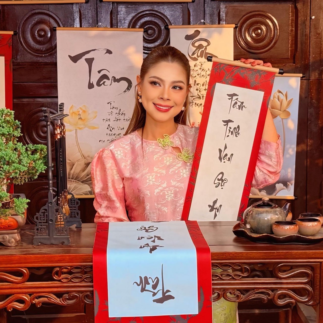 Thảm hoạ nhạc Tết mới: 2 ngôi sao đình đám một thời bị chê sến súa, nhạc như “hàng tồn kho” từ những năm 2000 Thảm hoạ nhạc Tết mới: 2 ngôi sao đình đám một thời bị chê sến súa, nhạc như “hàng tồn kho” từ những năm 2000