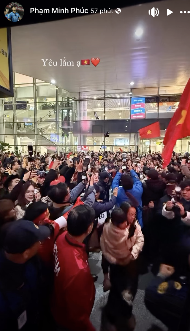 Bố Minh Phúc động viên bố Hiểu Minh đang xót con chấn thương: Nỗi lòng người cha có con khoác áo U23 Việt Nam