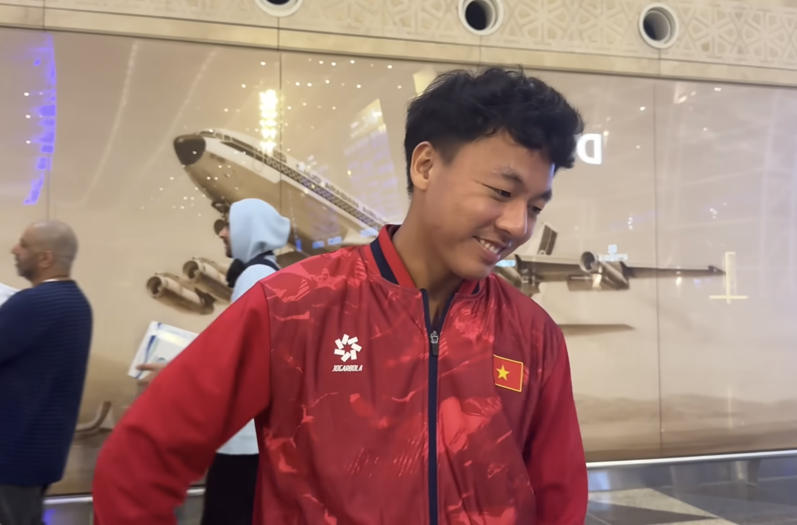 Việc đầu tiên U23 Việt Nam làm khi về nước: Đình Bắc muốn ngủ, Thái Sơn ăn phở còn Văn Khang mới bất ngờ Việc đầu tiên U23 Việt Nam làm khi về nước: Đình Bắc muốn ngủ, Thái Sơn ăn phở còn Văn Khang mới bất ngờ