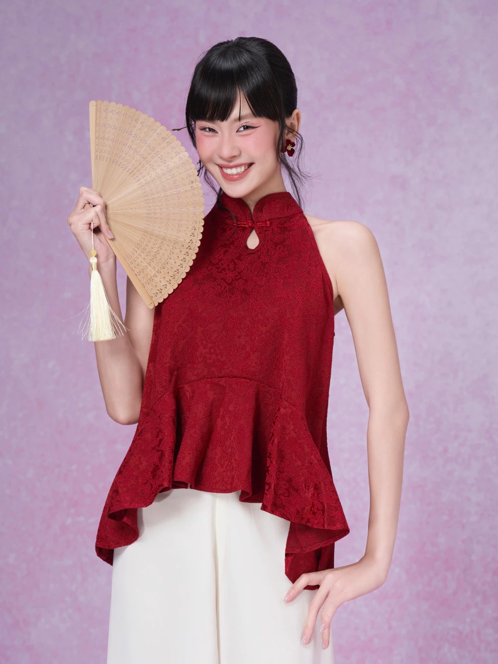 Cả showbiz chỉ có 1 mỹ nhân “thân nữ nhi, khí chất quân tử”: Gây sốt khi lăng xê local brand Việt trước thế giới