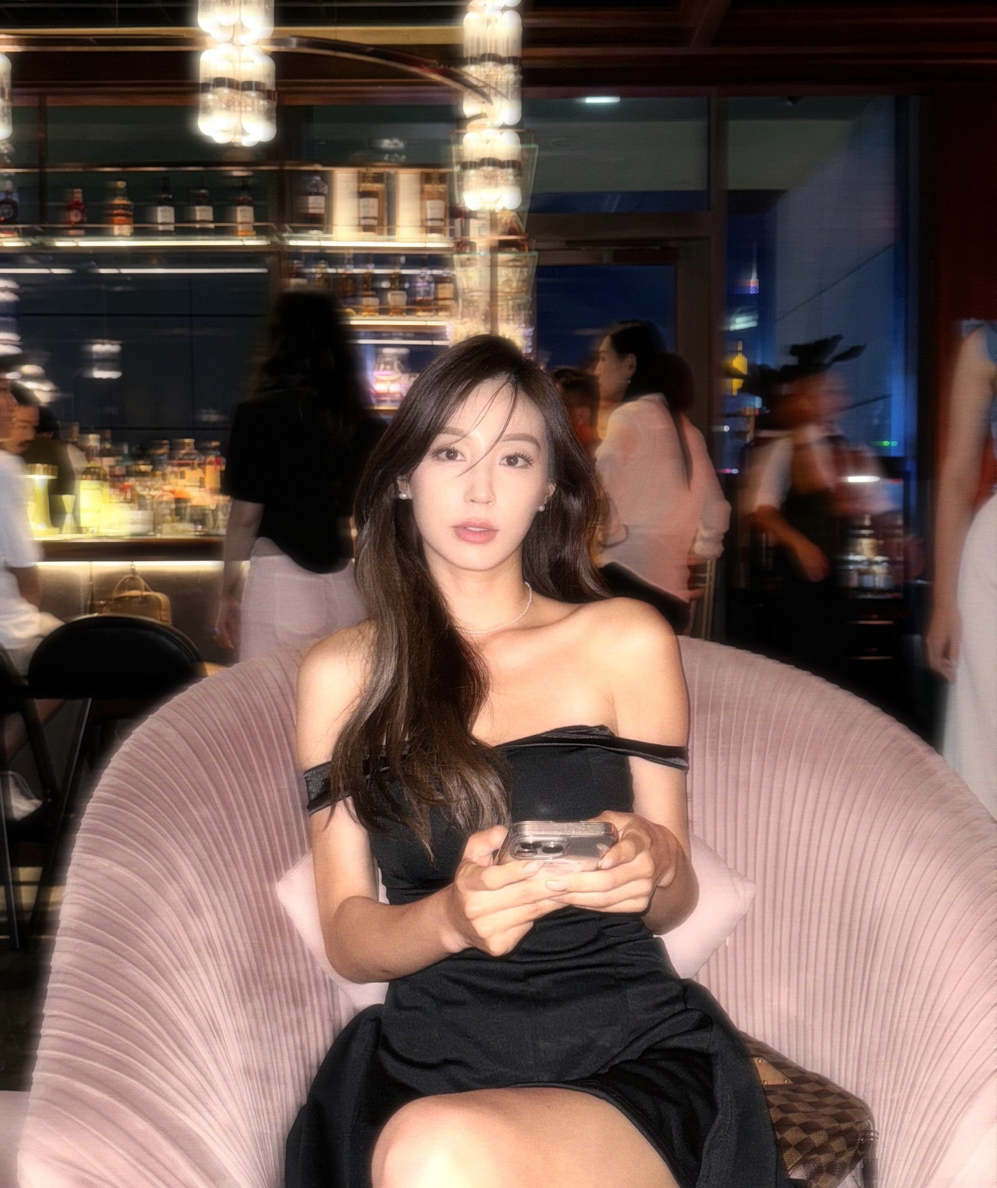 Hot girl đường phố mặc đơn giản vẫn hút hơn 16 triệu người xem là ai?